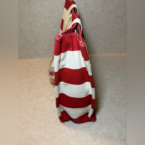 Sonoma Goods Danson Canvas Tote Red Cream Summer Bag Crab Charm NWT - Picture 4 of 10